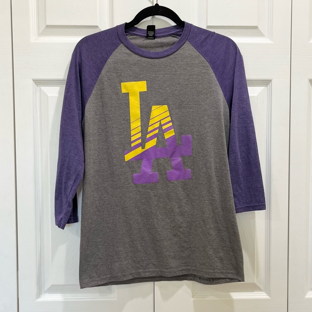 5 for $25! District Made LA Lakers Basketball T-shirt Small